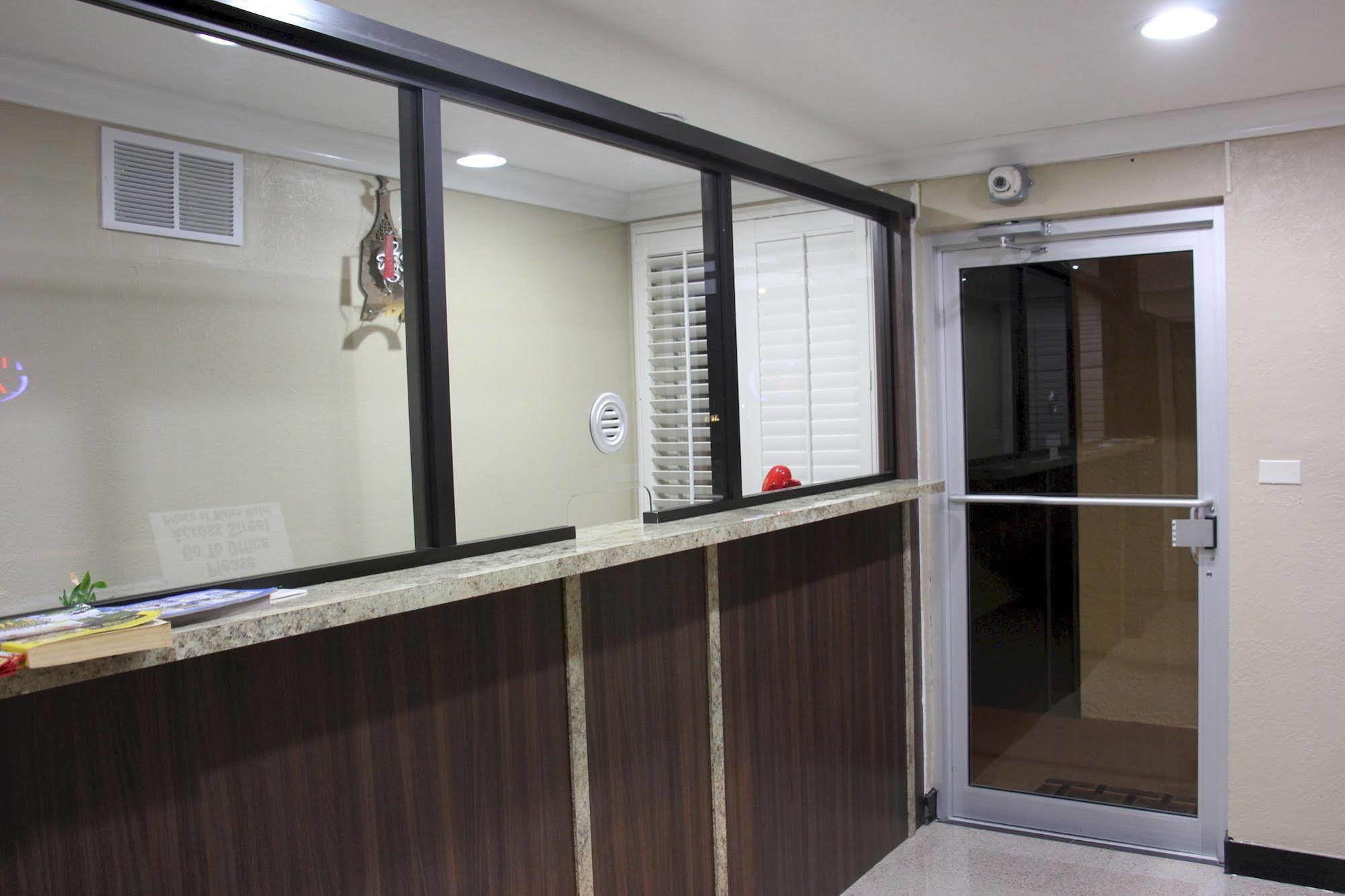 Budget Inn ليك ويلز المظهر الخارجي الصورة